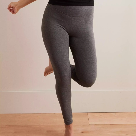 dark gray leggings